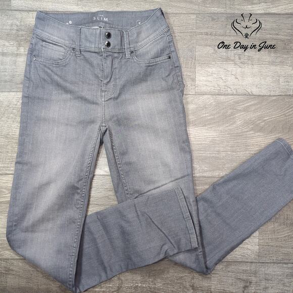 White House Black Market Denim - White House Black Market The Slim Jeans Size 0